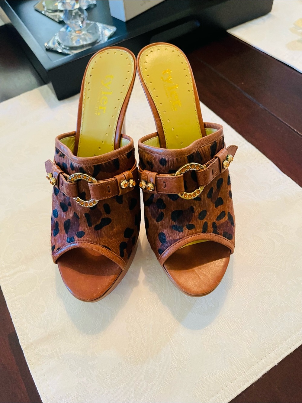 Tyler by Richard Tyler Wriggle Leopard Print Platform Mule Heels Size 9M